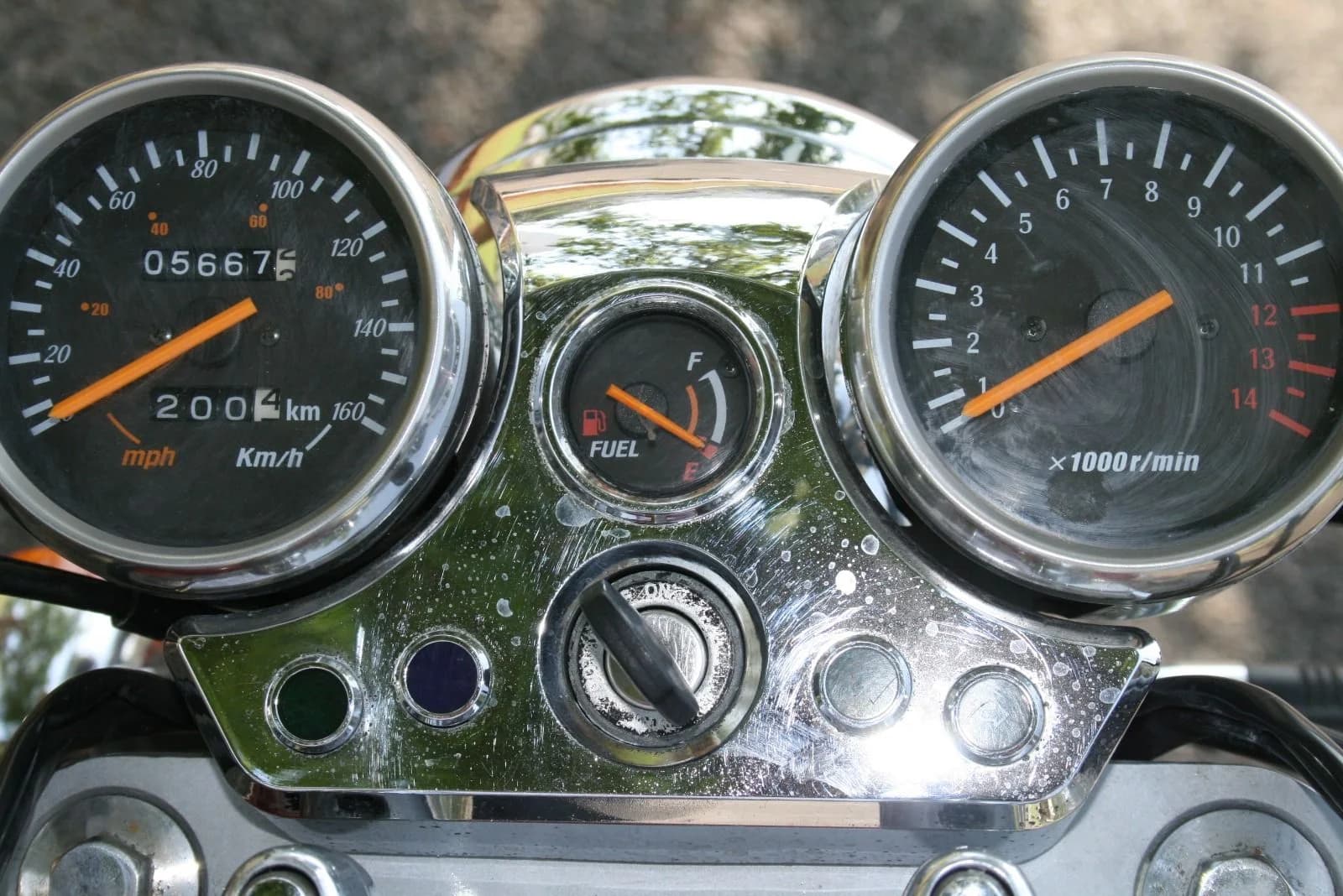 Speedometer tachometer and fuel gauge